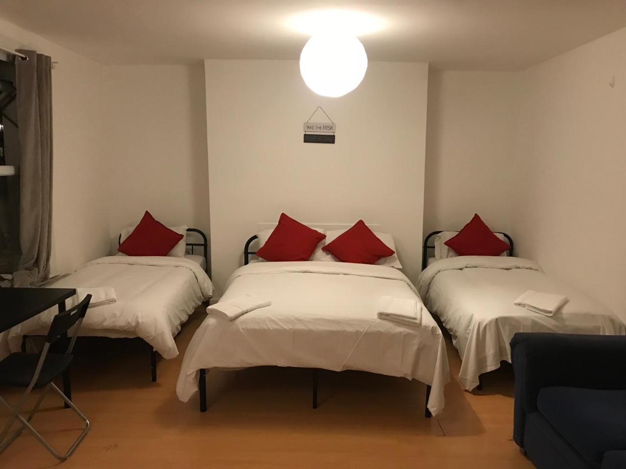 לונדון Poplar Guest House מראה חיצוני תמונה