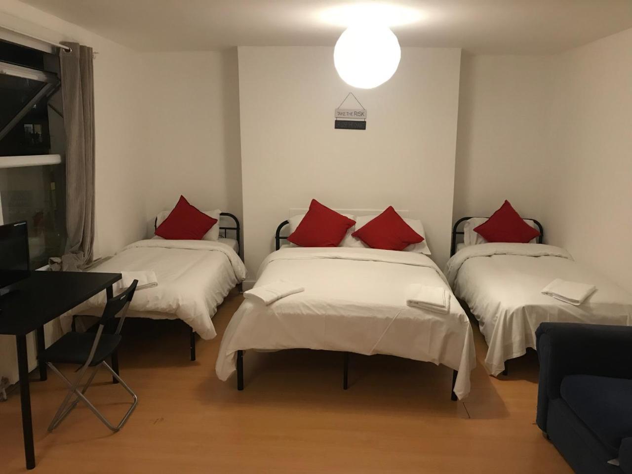 לונדון Poplar Guest House מראה חיצוני תמונה