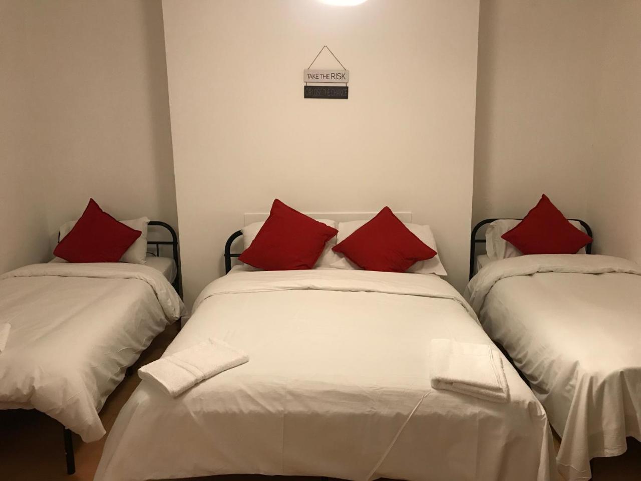 לונדון Poplar Guest House מראה חיצוני תמונה