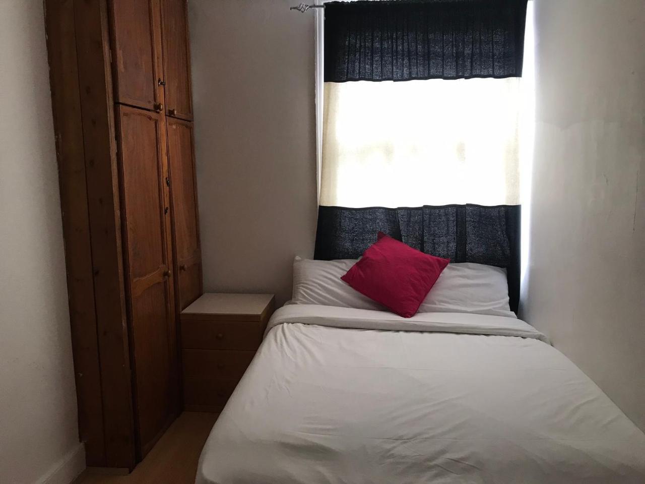 לונדון Poplar Guest House מראה חיצוני תמונה