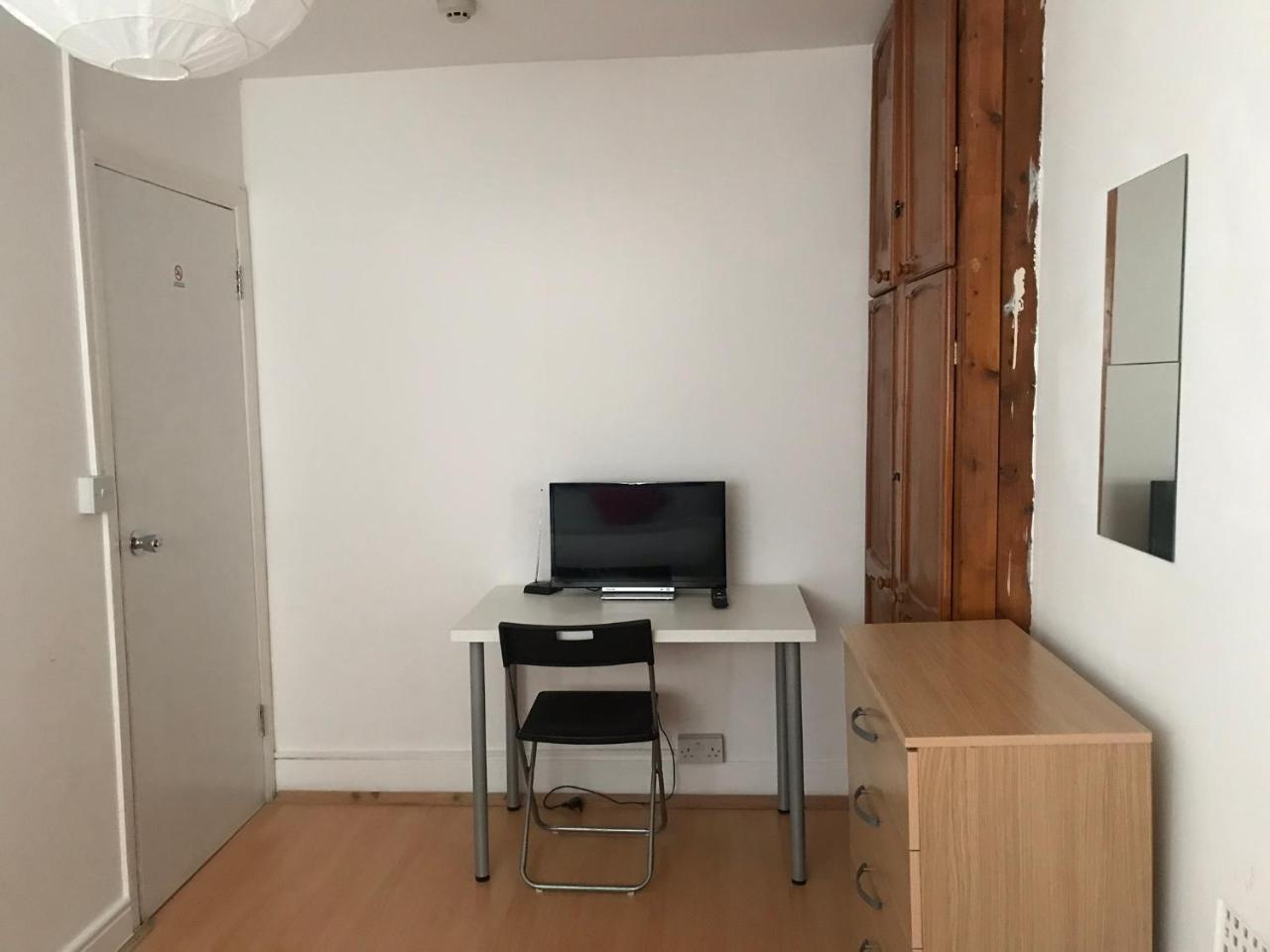לונדון Poplar Guest House מראה חיצוני תמונה